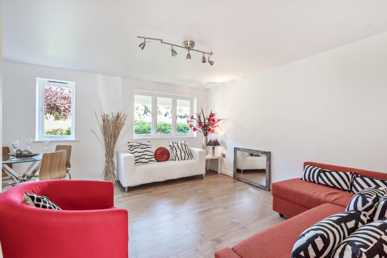 2 Bed Flat, Dedicated Workspace, Parking, 4Ktv Londres Exterior foto