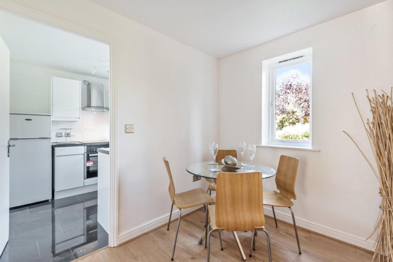 2 Bed Flat, Dedicated Workspace, Parking, 4Ktv Londres Exterior foto